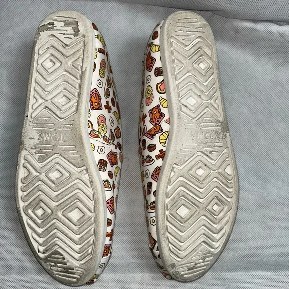 TOMS good morning breakfast pattern shoes size 8 - Picture 5 of 5